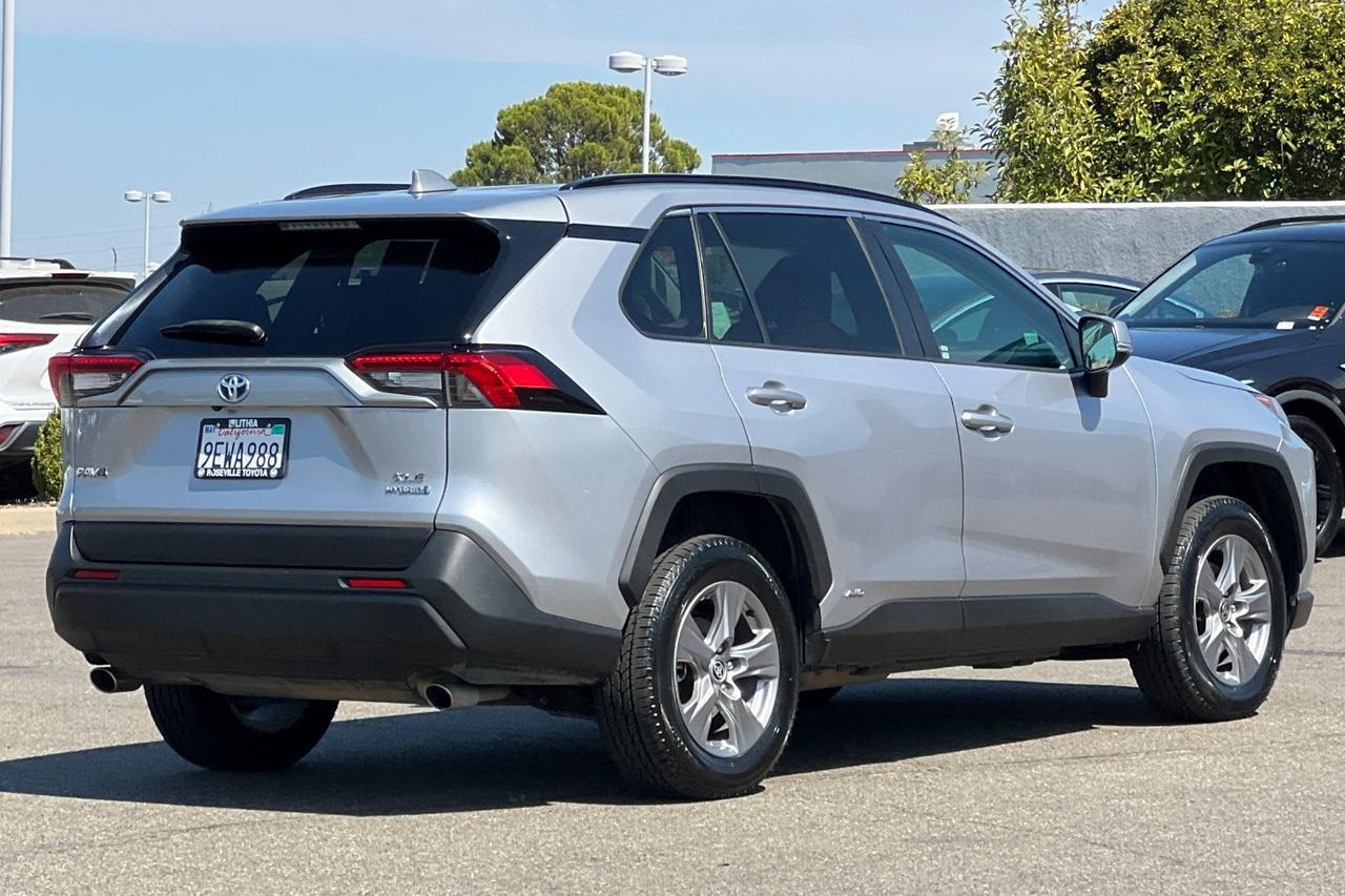 2022 Toyota RAV4 Hybrid XLE