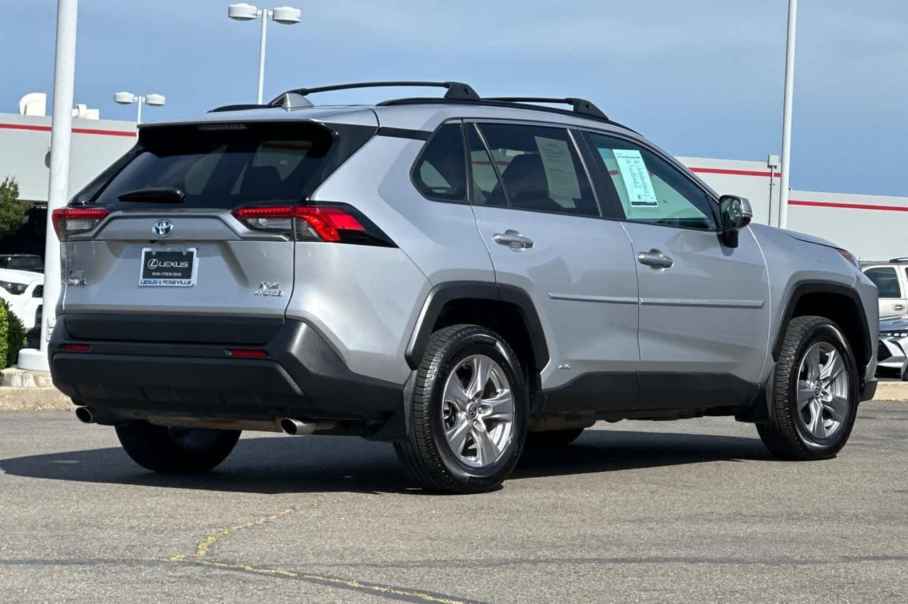 2022 Toyota RAV4 Hybrid XLE
