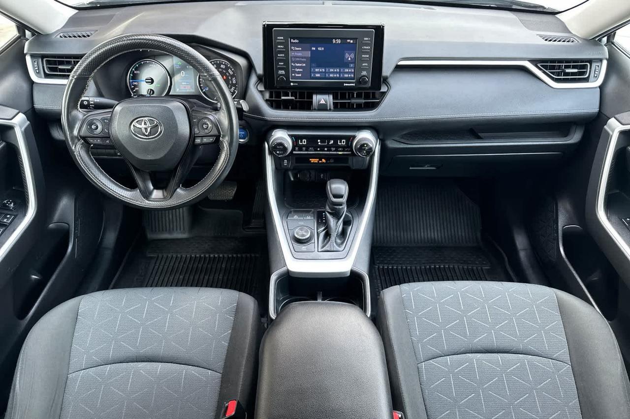 2022 Toyota RAV4 Hybrid XLE