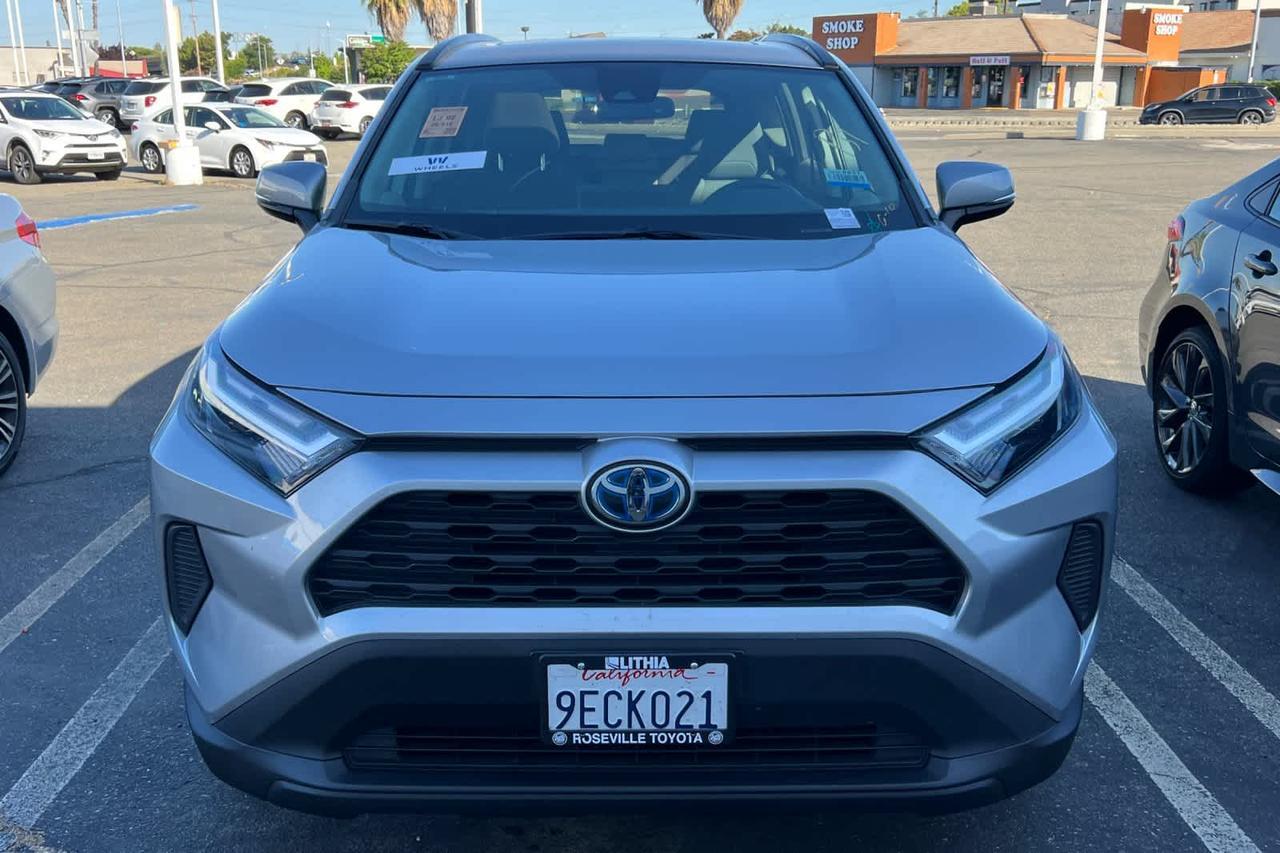 2022 Toyota RAV4 Hybrid XLE
