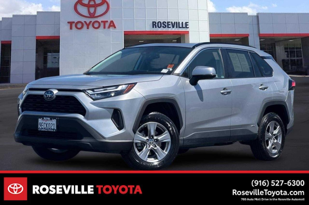 2022 Toyota RAV4 Hybrid XLE