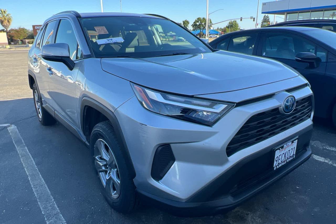 2022 Toyota RAV4 Hybrid XLE
