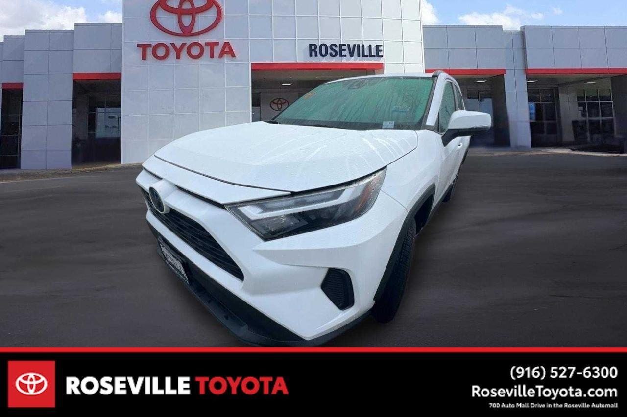 2022 Toyota RAV4 Hybrid XLE