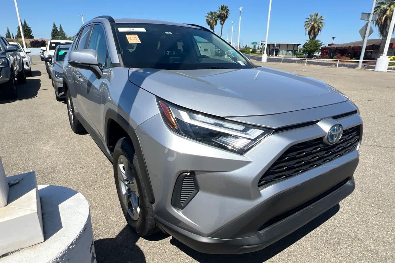 2022 Toyota RAV4 Hybrid XLE