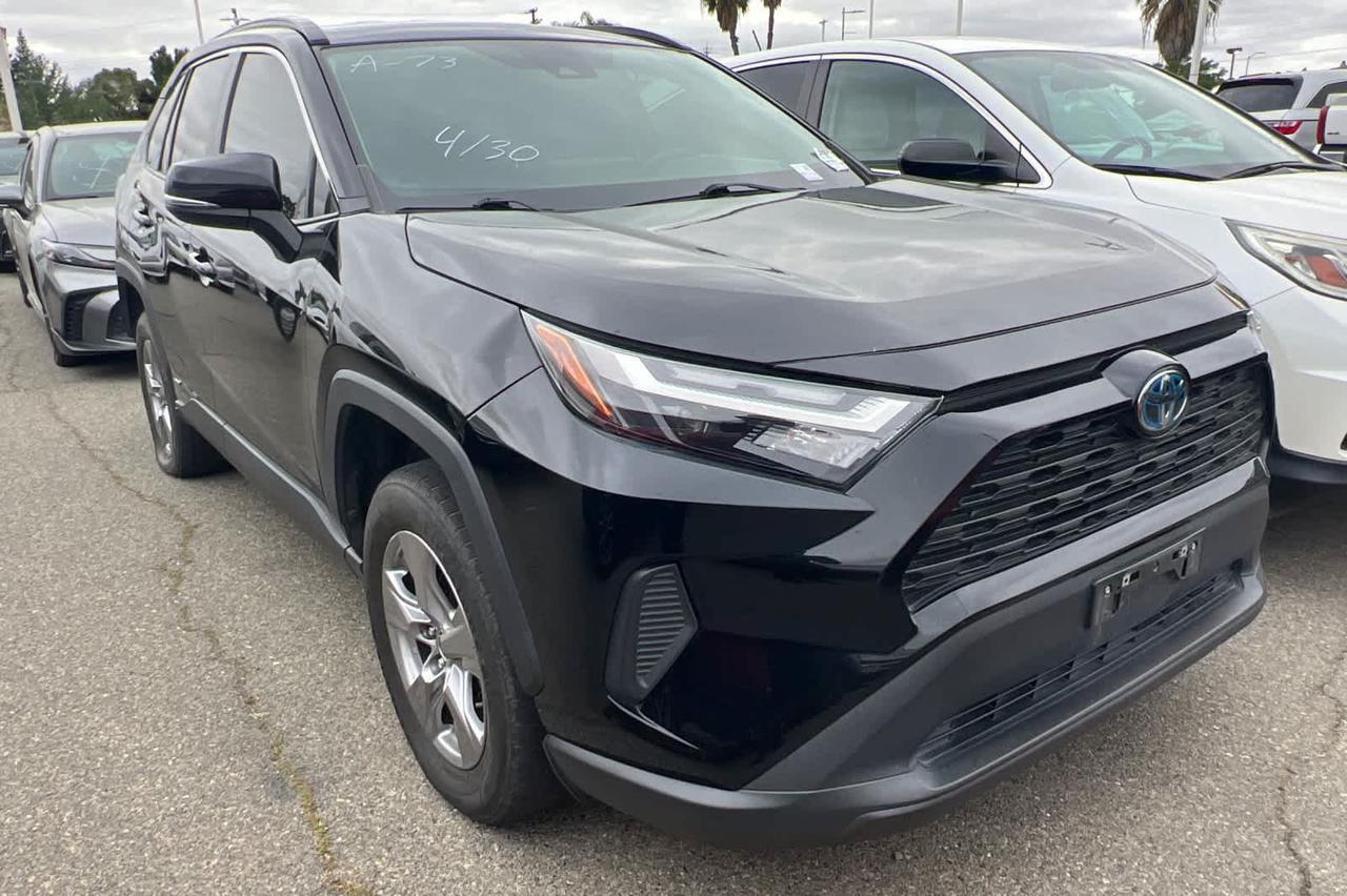 2022 Toyota RAV4 Hybrid XLE