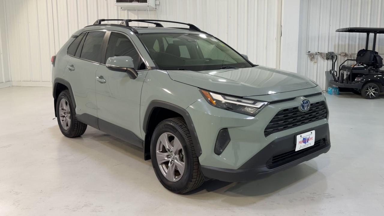 2022 Toyota RAV4 Hybrid XLE