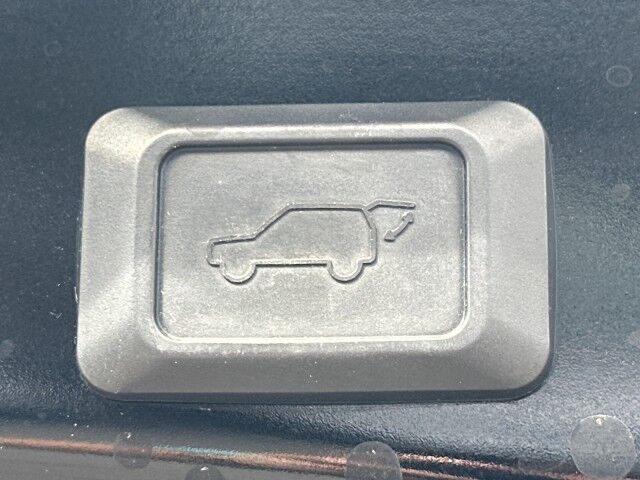 2022 Toyota RAV4 XLE photo 32