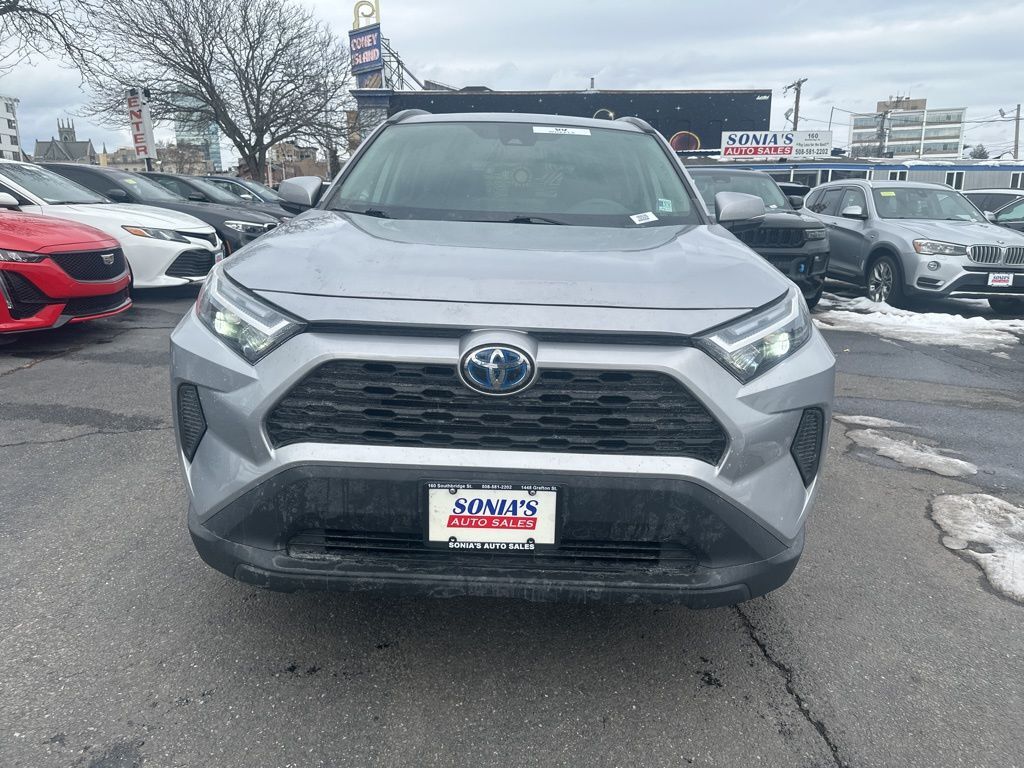 2022 Toyota RAV4 Hybrid XLE