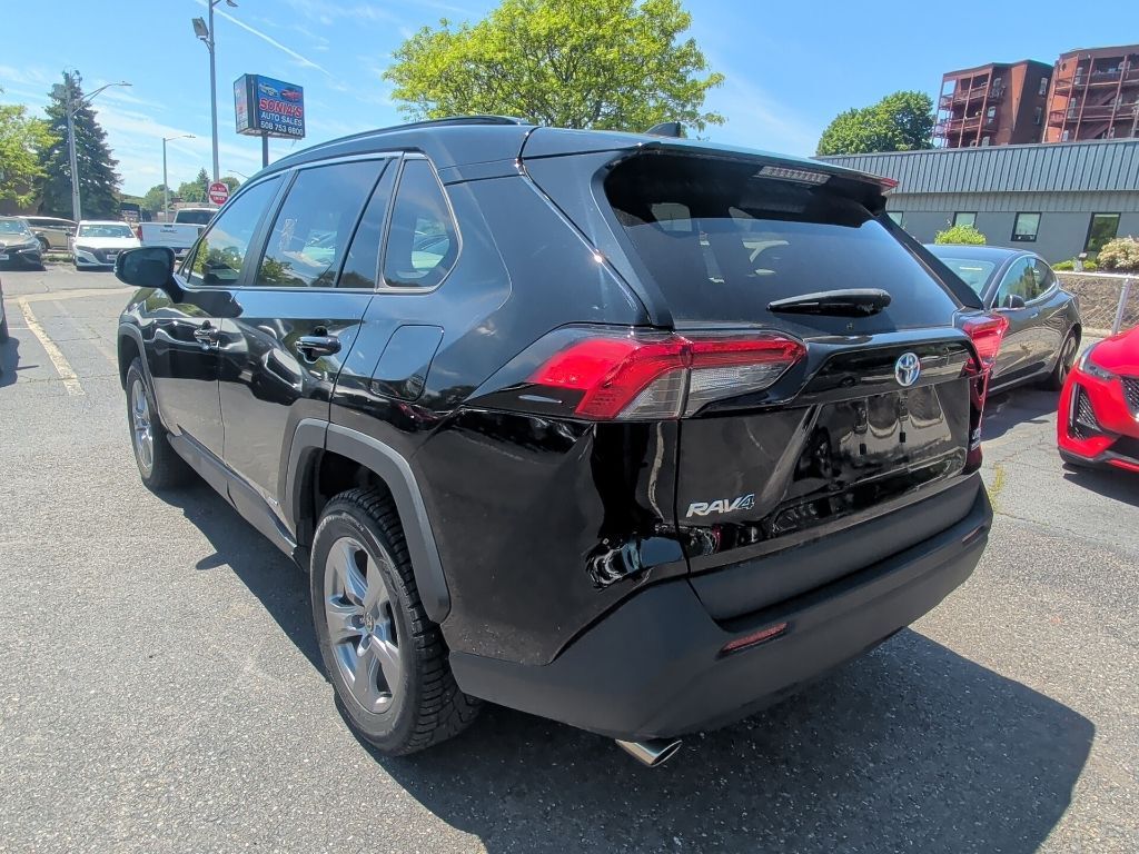 2022 Toyota RAV4 Hybrid XLE