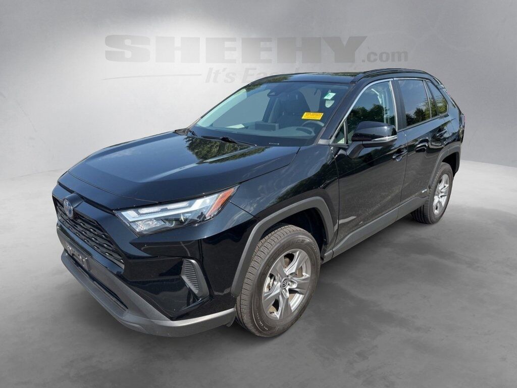 2022 Toyota RAV4 Hybrid XLE