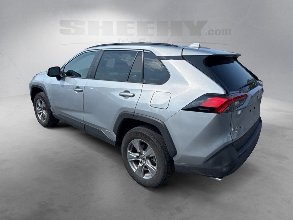 2022 Toyota RAV4 Hybrid XLE