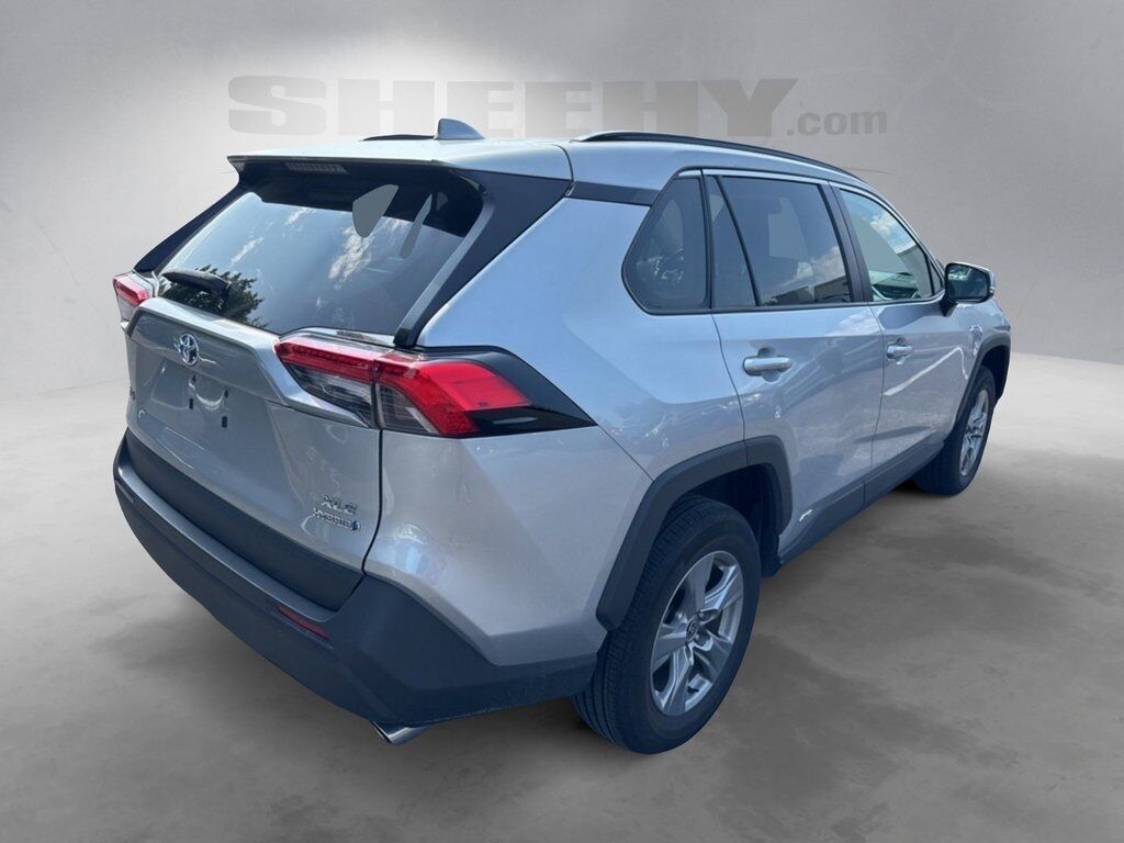 2022 Toyota RAV4 Hybrid XLE