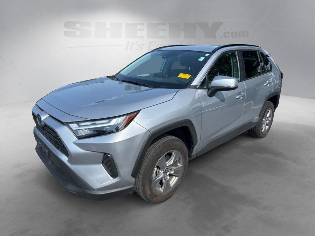 2022 Toyota RAV4 Hybrid XLE