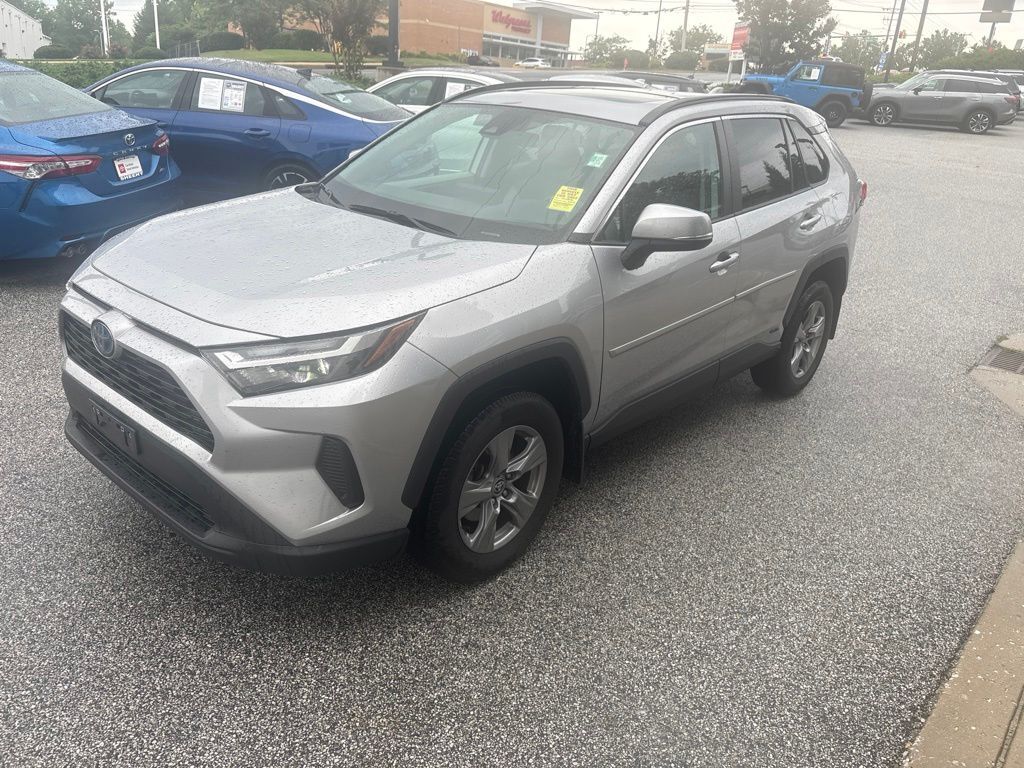 2022 Toyota RAV4 Hybrid XLE