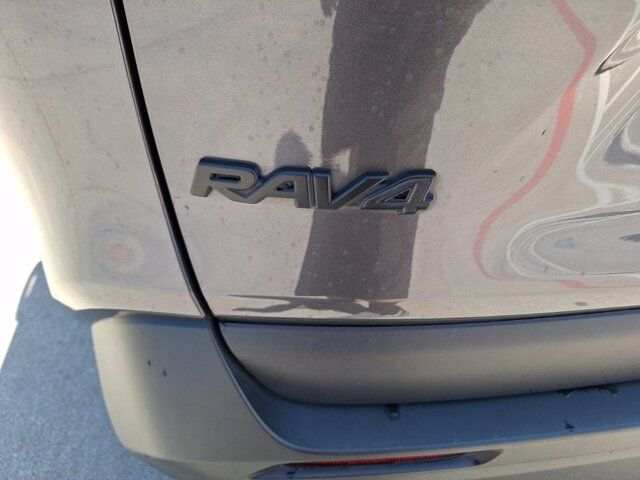 2022 Toyota RAV4 LE Hurst TX
