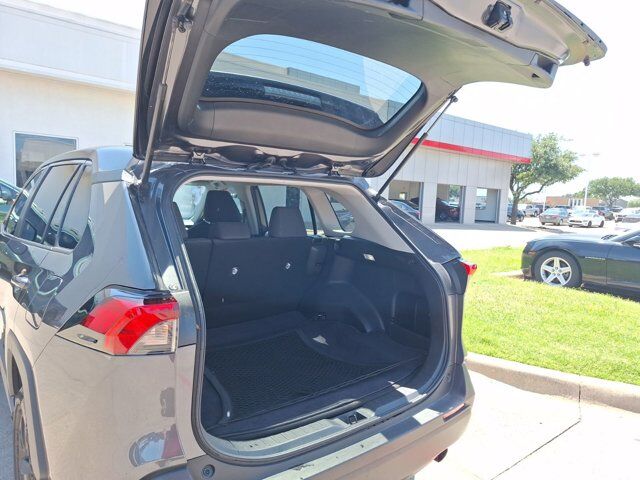 2022 Toyota RAV4 LE Hurst TX