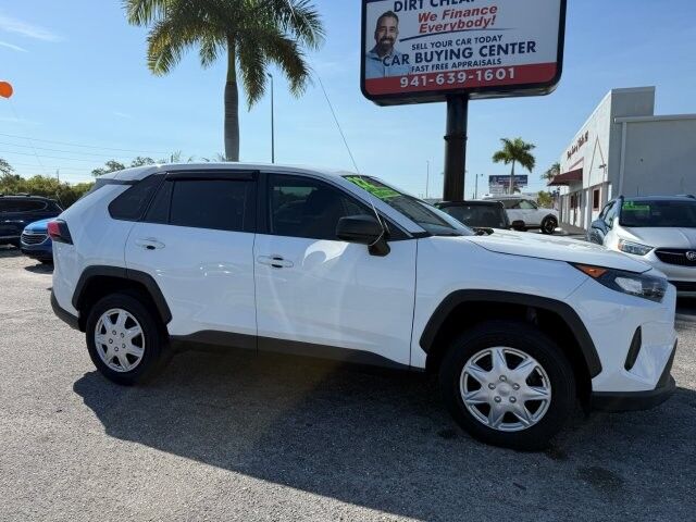 2022 Toyota RAV4 LE