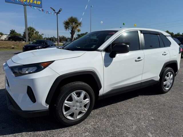 2022 Toyota RAV4 LE