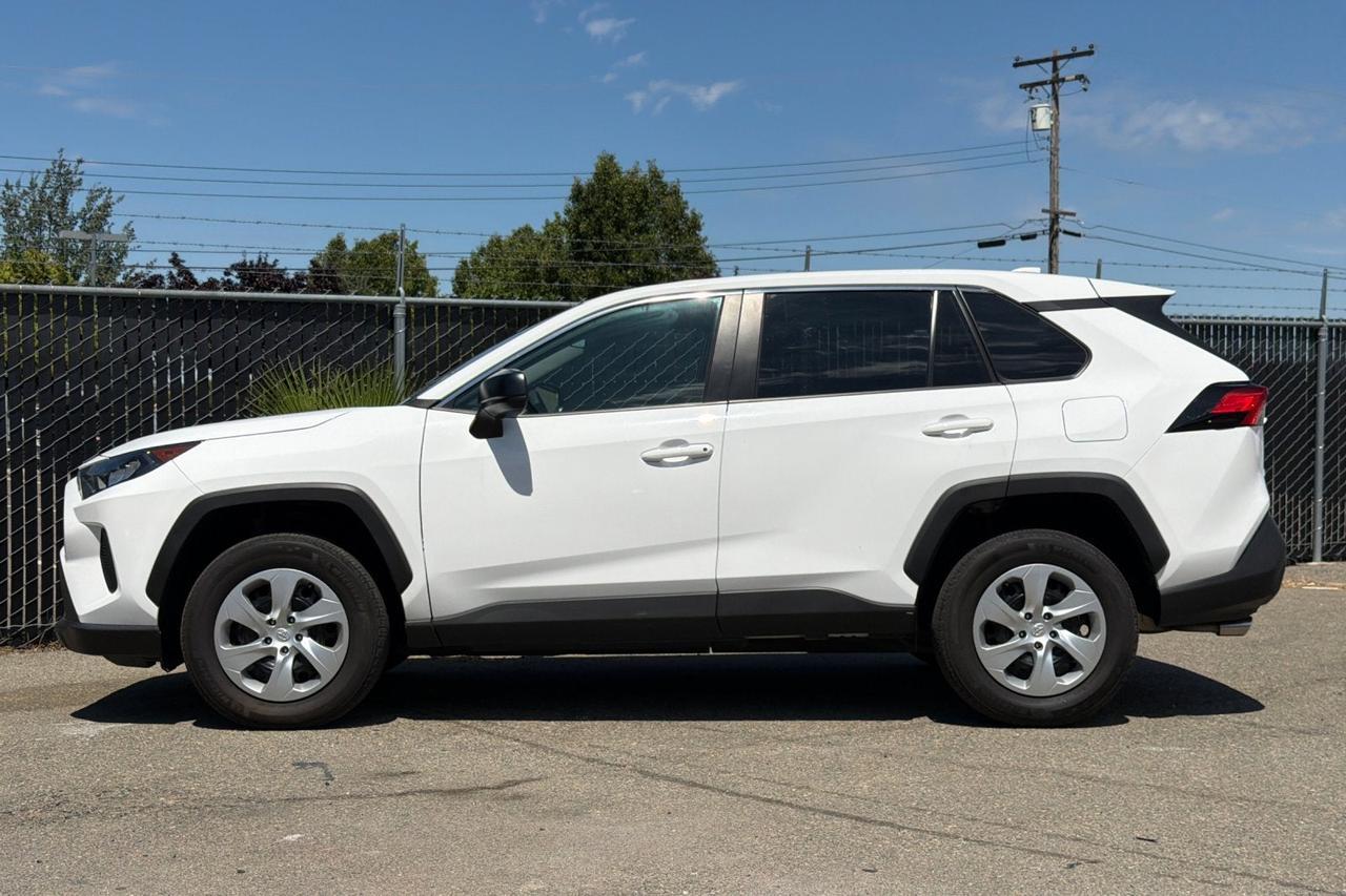 2022 Toyota RAV4 LE