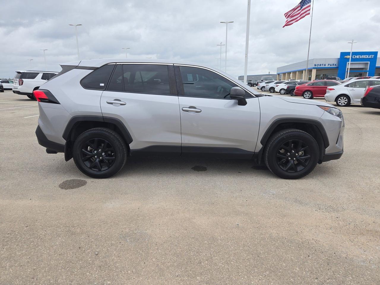 2022 Toyota RAV4 LE