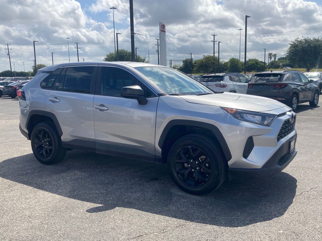 2022 Toyota RAV4 LE