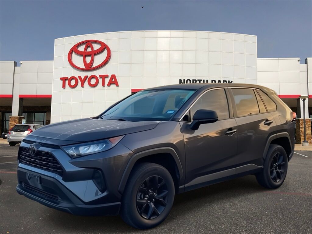 2022 Toyota RAV4 LE
