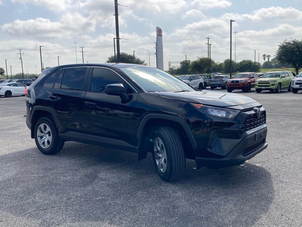2022 Toyota RAV4 LE