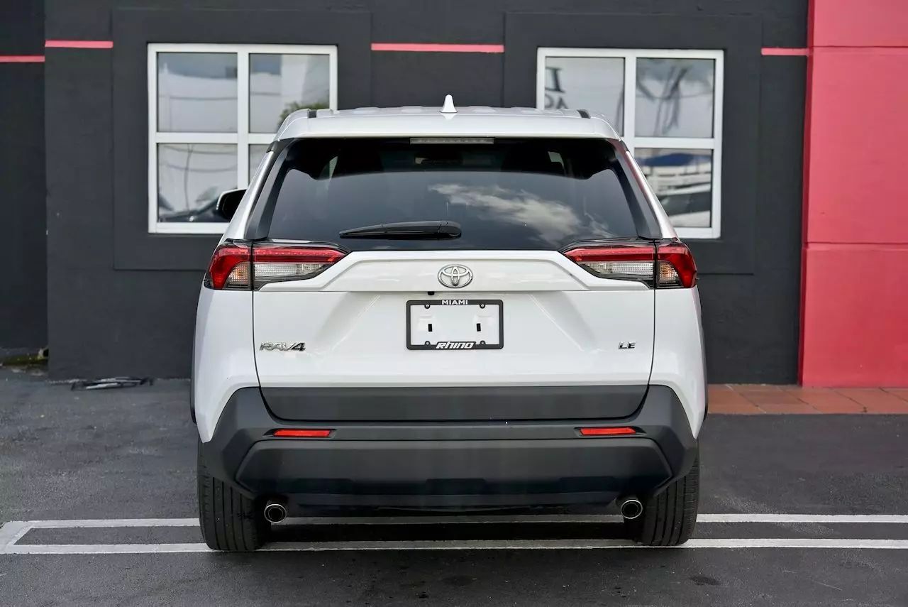 2022 Toyota RAV4 LE Sport Utility 4D Doral FL