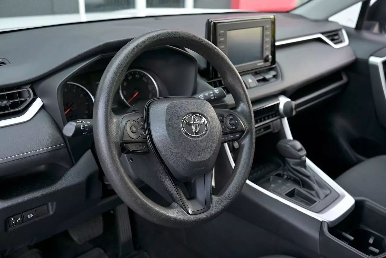 2022 Toyota RAV4 LE Sport Utility 4D Doral FL