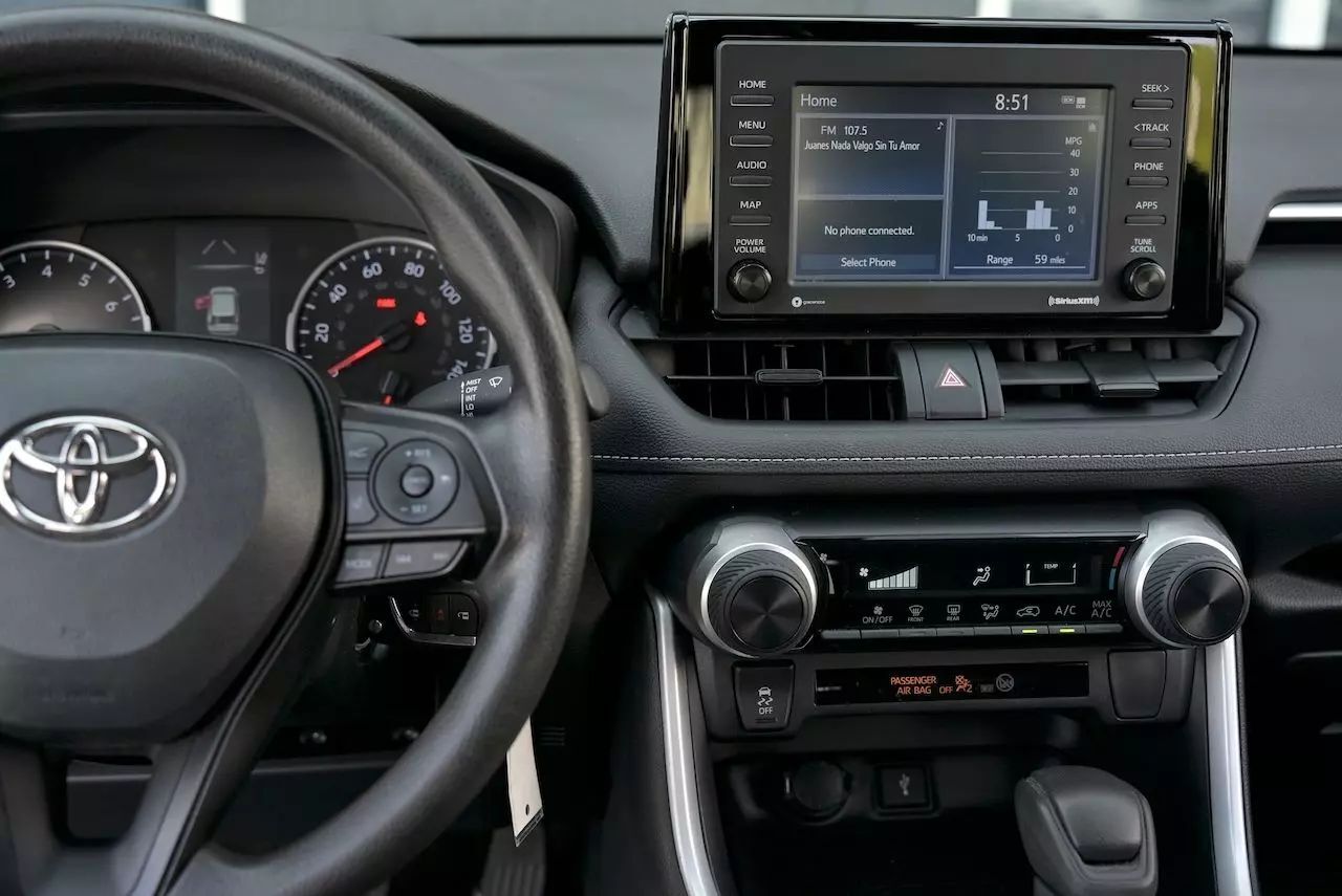 2022 Toyota RAV4 LE Sport Utility 4D Doral FL