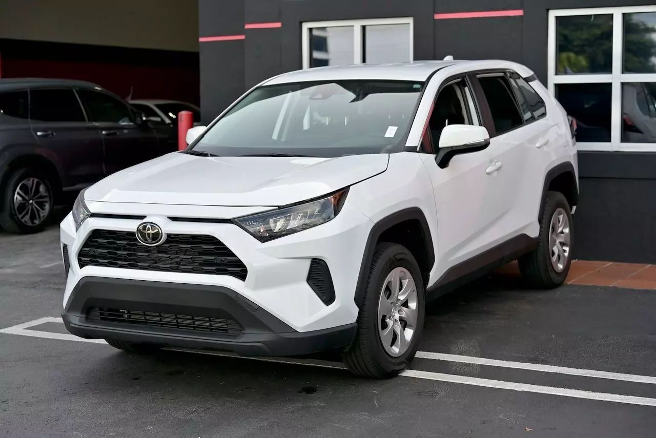 2022 Toyota RAV4 LE Sport Utility 4D Doral FL