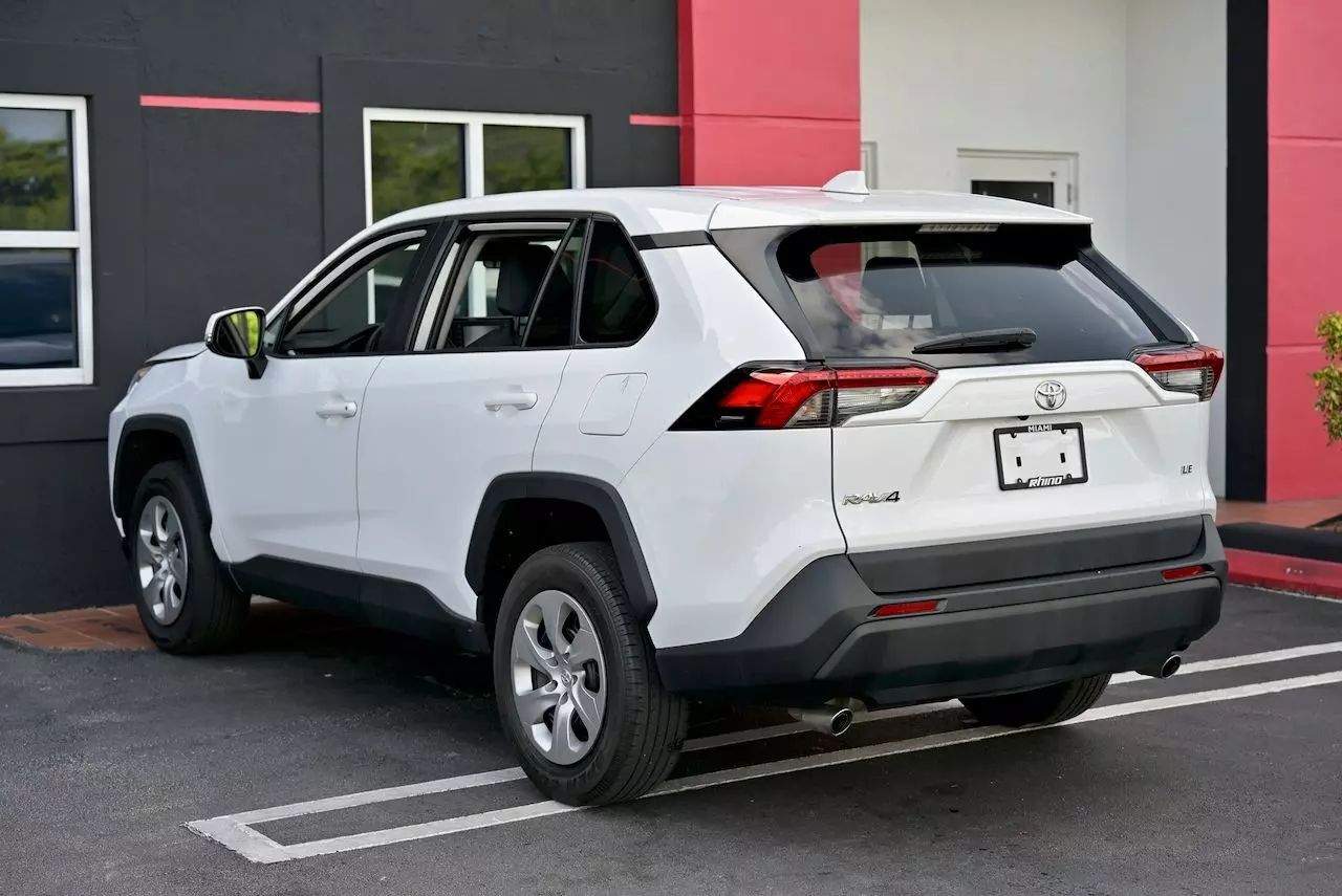 2022 Toyota RAV4 LE Sport Utility 4D Doral FL