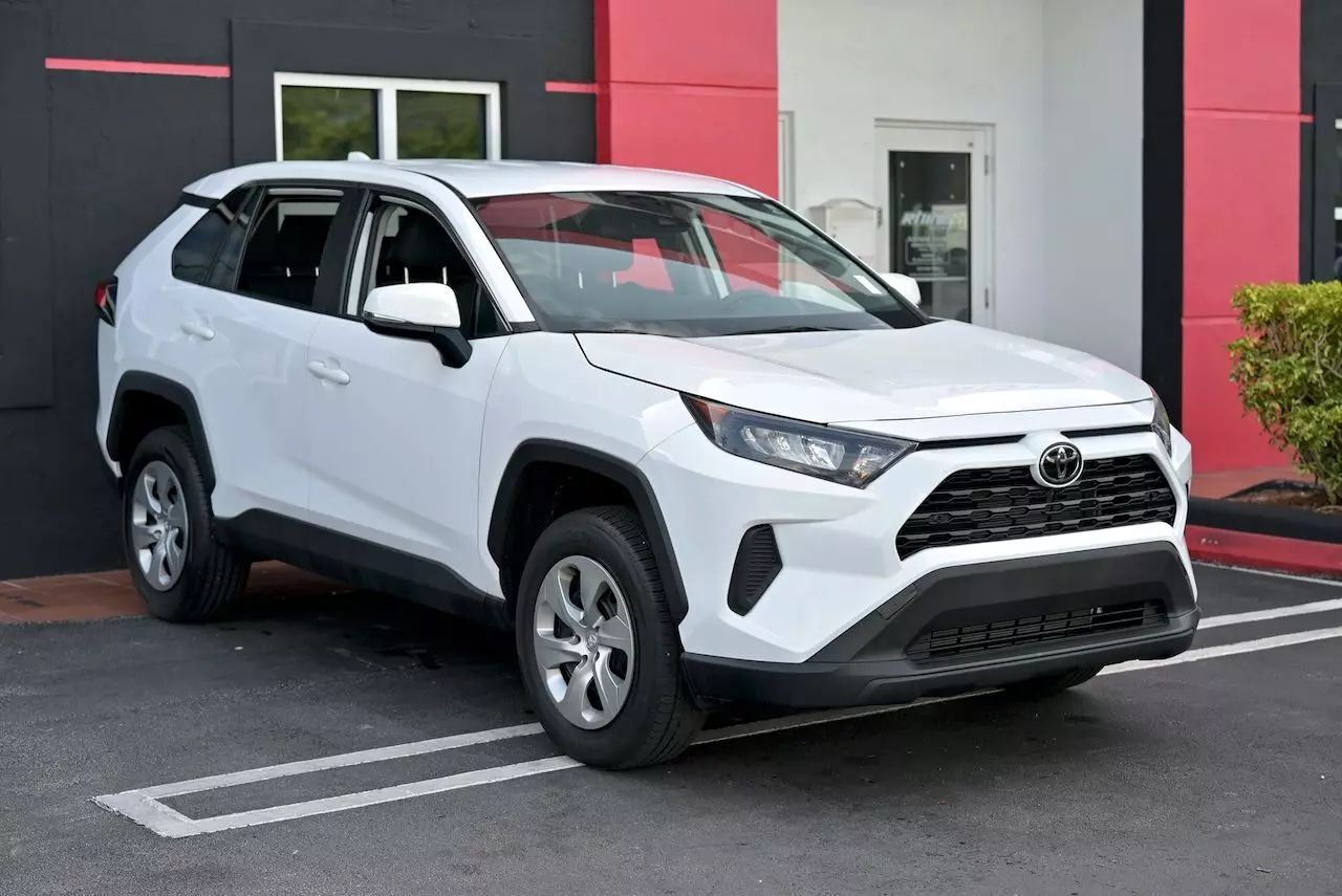 2022 Toyota RAV4 LE Sport Utility 4D