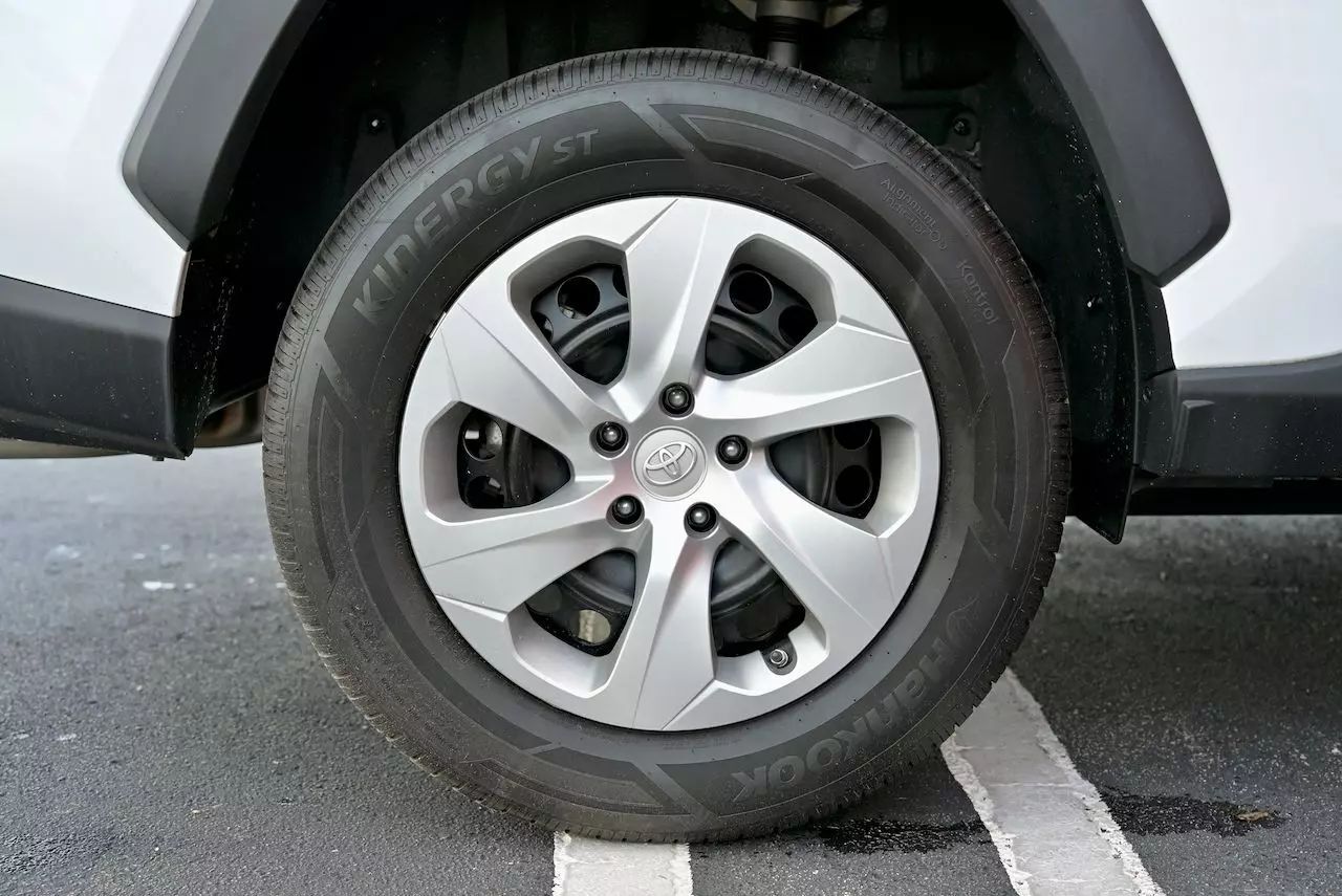 2022 Toyota RAV4 LE Sport Utility 4D Doral FL