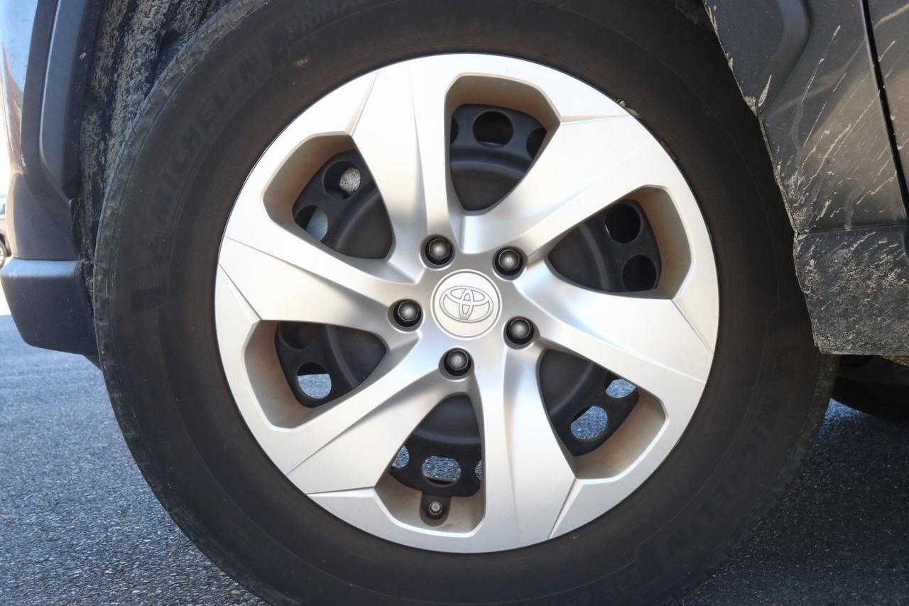 2022 Toyota RAV4 LE Fredericksburg VA