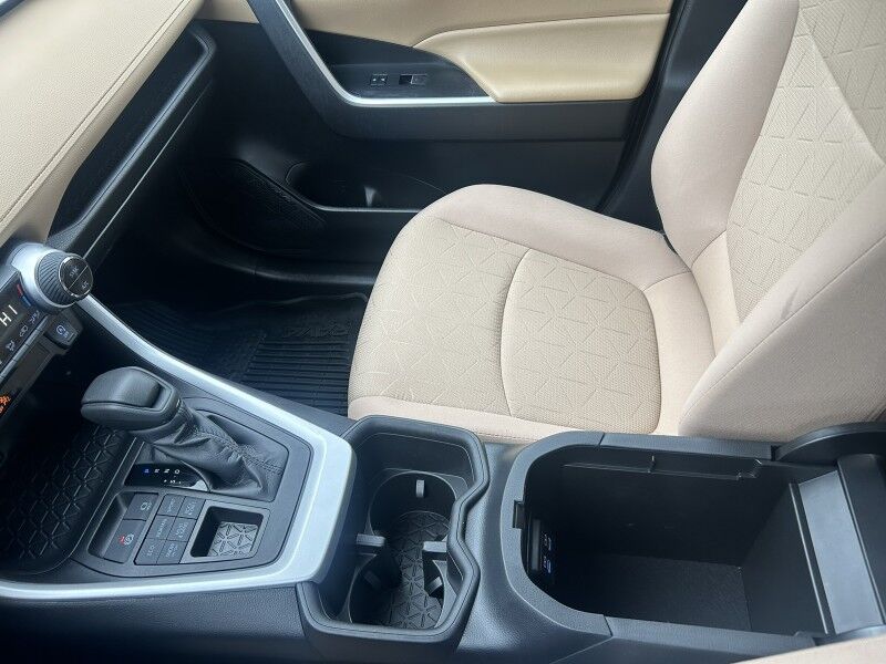 2022 Toyota RAV4 XLE - 1 OWNER - LOW MILES Webster MA