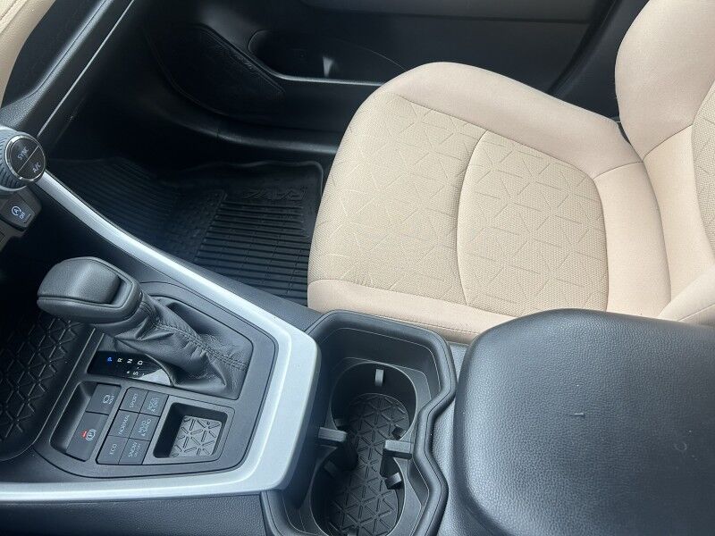 2022 Toyota RAV4 XLE - 1 OWNER - LOW MILES Webster MA