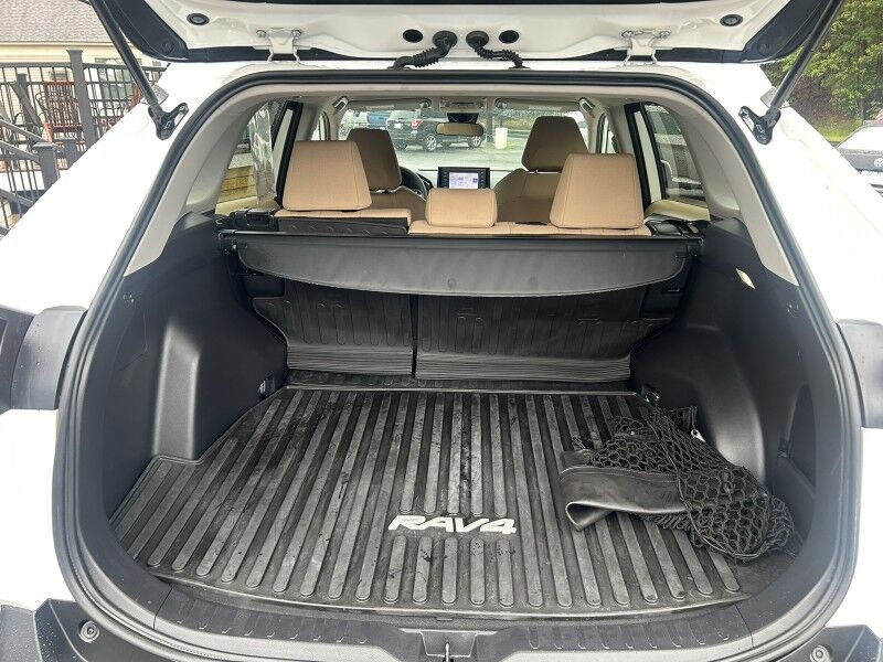 2022 Toyota RAV4 XLE - 1 OWNER - LOW MILES Webster MA