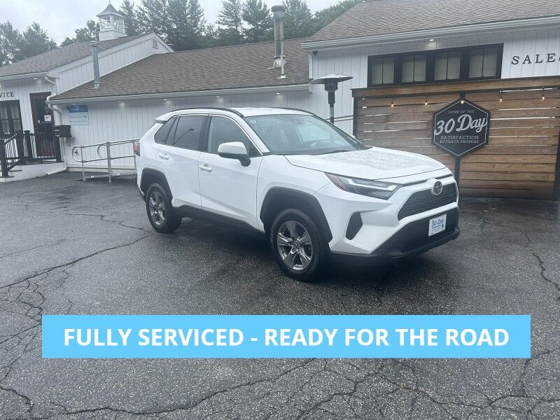 2022 Toyota RAV4 XLE - 1 OWNER - LOW MILES
