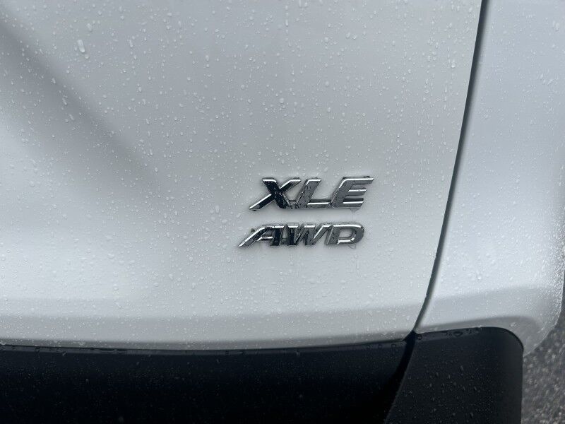 2022 Toyota RAV4 XLE - 1 OWNER - LOW MILES Webster MA