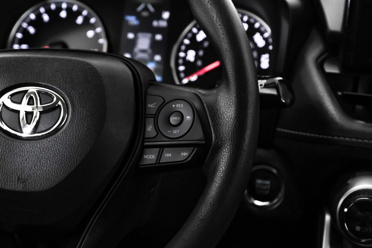 2022 Toyota RAV4 XLE AWD TOYOTA SAFETY SENSE BLIND SPOT LANE DEPARTURE PRE COLLISION SYSTEM REAR CAMERA Carrollton TX