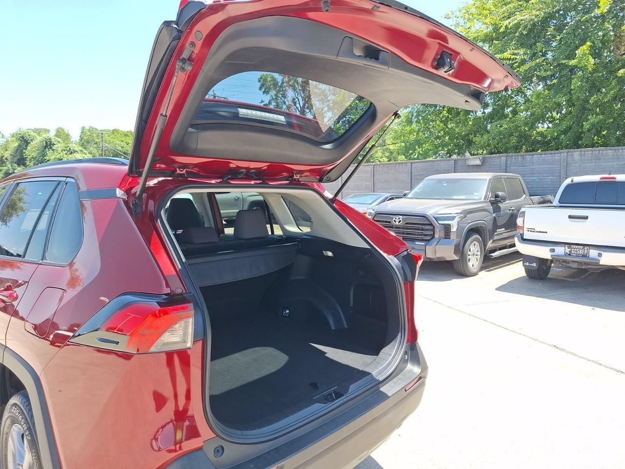 2022 Toyota RAV4 XLE Hurst TX