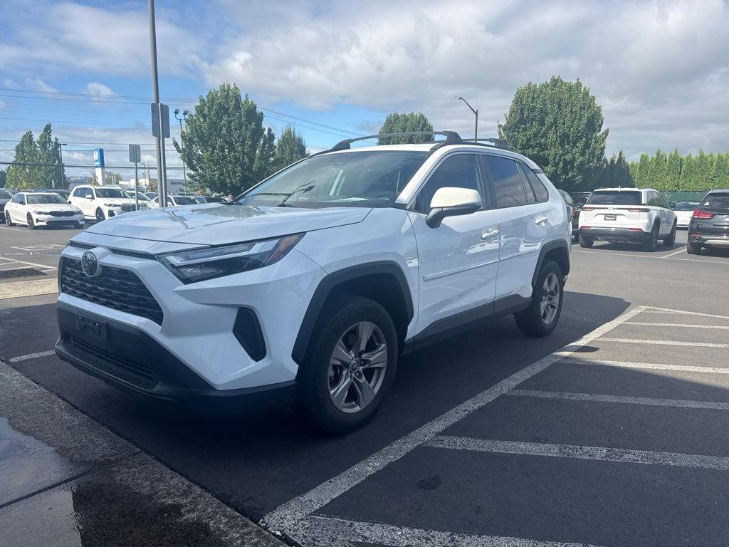 2022 Toyota RAV4 XLE