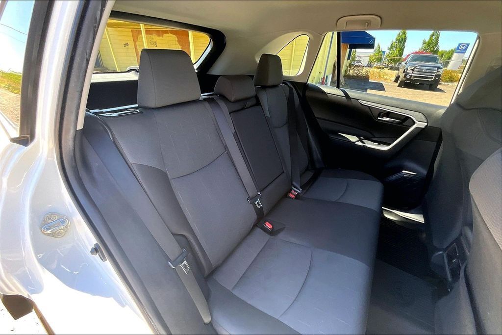 2022 Toyota RAV4 XLE OR