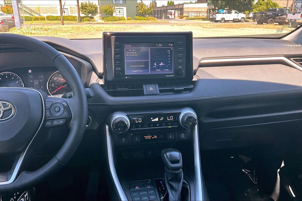 2022 Toyota RAV4 XLE OR