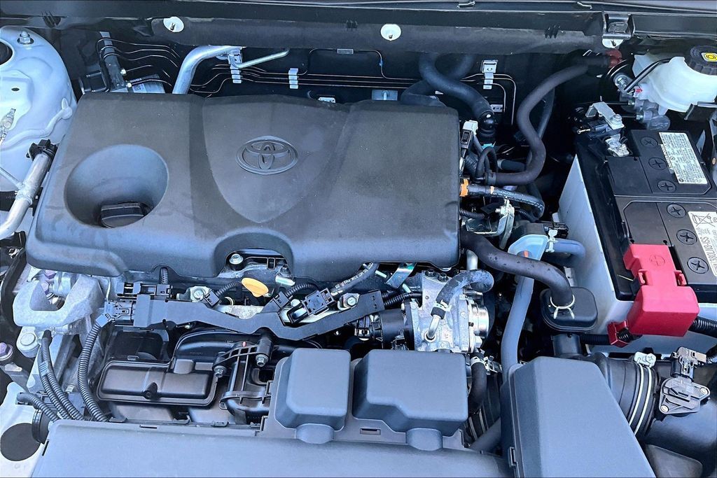 2022 Toyota RAV4 XLE OR