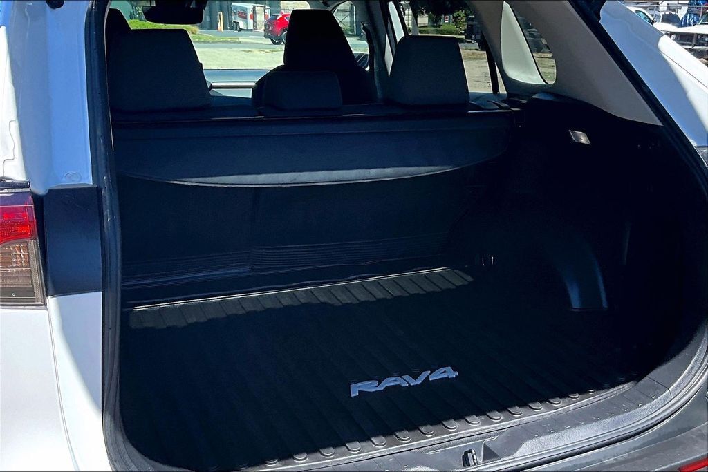 2022 Toyota RAV4 XLE OR