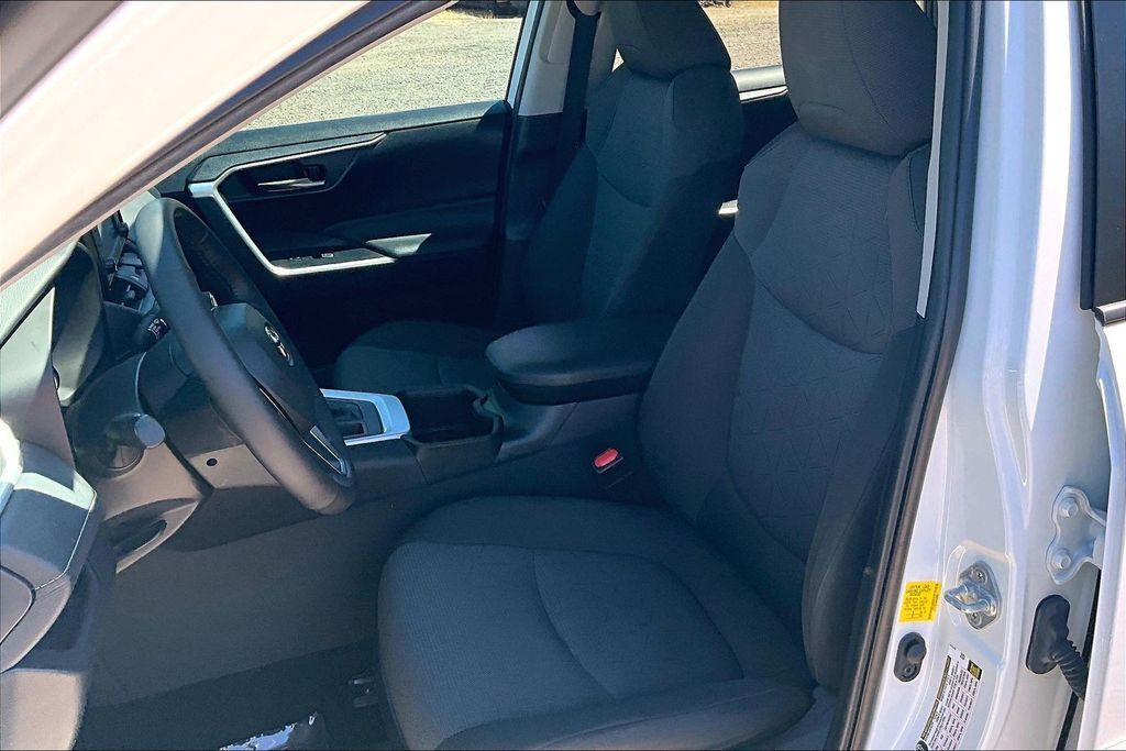 2022 Toyota RAV4 XLE OR