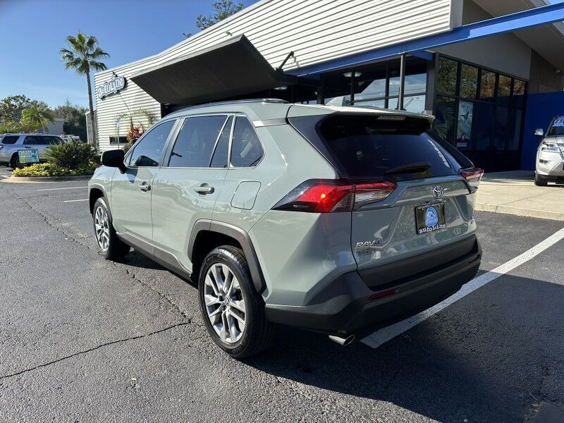 2022 Toyota RAV4 XLE Premium