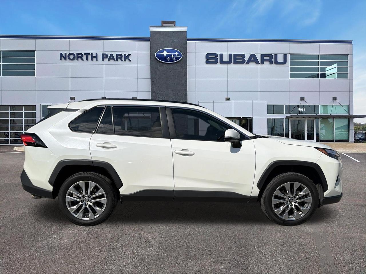 2022 Toyota RAV4 XLE Premium